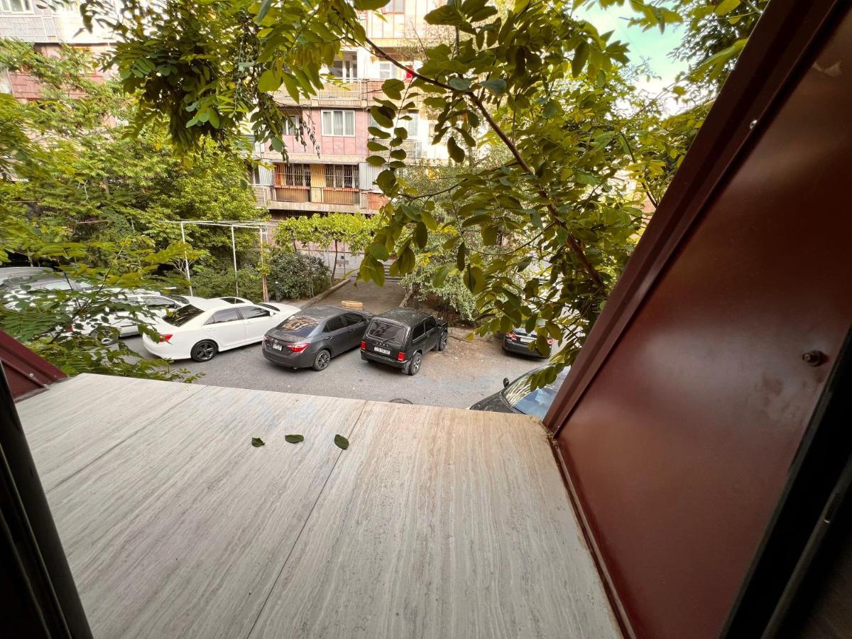 Aghayan Apart Yerevan Exterior photo